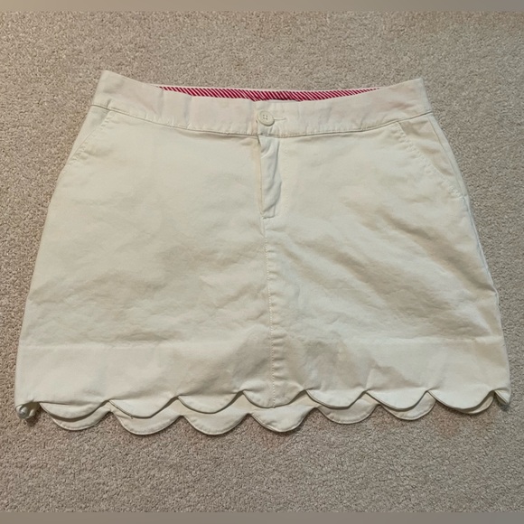 Crown And Ivy Classic Fit Scalloped Hem White Skort - Picture 1 of 6